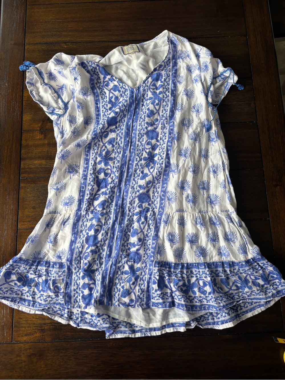 Bell white and blue floral print blouse with tie sleeves size S